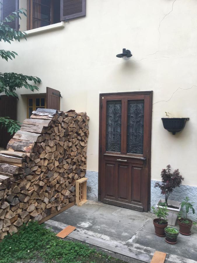 Charmant Appartement Sur Cour, Le Cerisier Bagnères-de-Bigorre Buitenkant foto