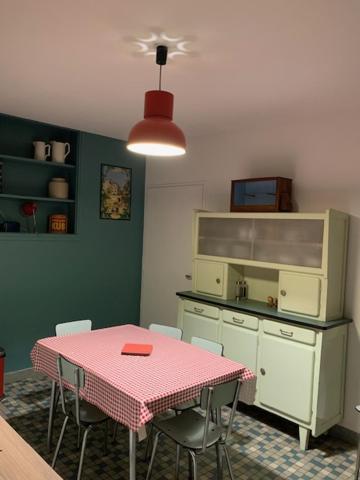 Charmant Appartement Sur Cour, Le Cerisier Bagnères-de-Bigorre Buitenkant foto